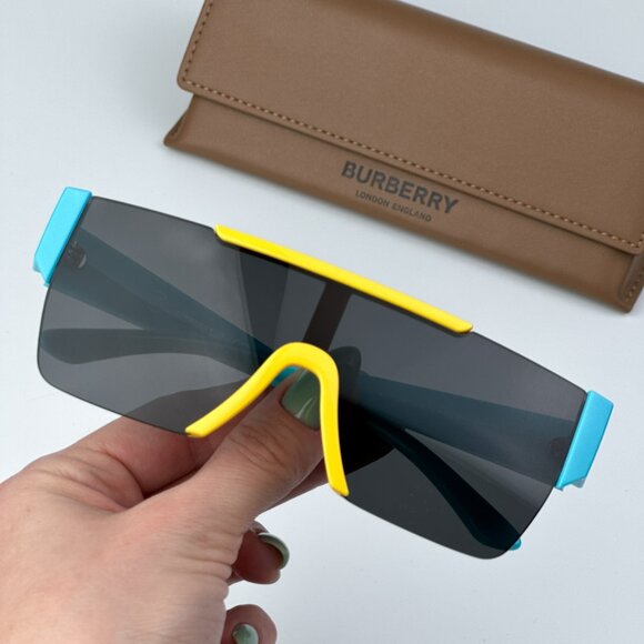 Burberry JB4387 405087 KIDS BRAND NEW Sunglasses Yellow Blue Grey Shield Unisex - Picture 2 of 10